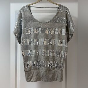 Grey top with sequins M